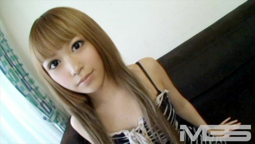 SIRO-4008 【第一枪】网络AV应用→AV体验拍摄1121【第一枪】【G杯天使】【人生第二人称】18岁现役JD表情萌萌揉丰乳...