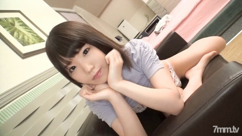 SIRO-3876 【第一枪】网络AV应用→AV体验拍摄1002娇小丰满美女！每次我被击中时，我都会收紧紧身的男人并狂欢！ !!