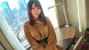 SIRO-4769 [第一枪] [纯敏感娘] [巨喷] 发现一个E罩杯素人美女，摸到哪里都能感觉到。发育中的敏感体享受著还没体验过的快感，在迷茫的同时逐渐著迷..网络上的AV应用→AV体验拍摄1740