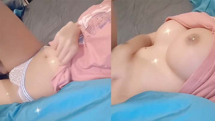 寂寞的女孩在家里自摸鲍鱼还露奶真是极品.